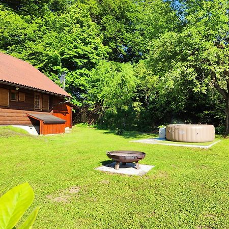 Villa Silent Orchard Naklo Exterior foto