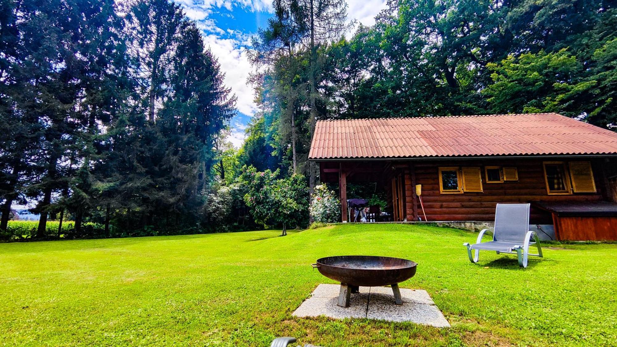 Villa Silent Orchard Naklo Exterior foto