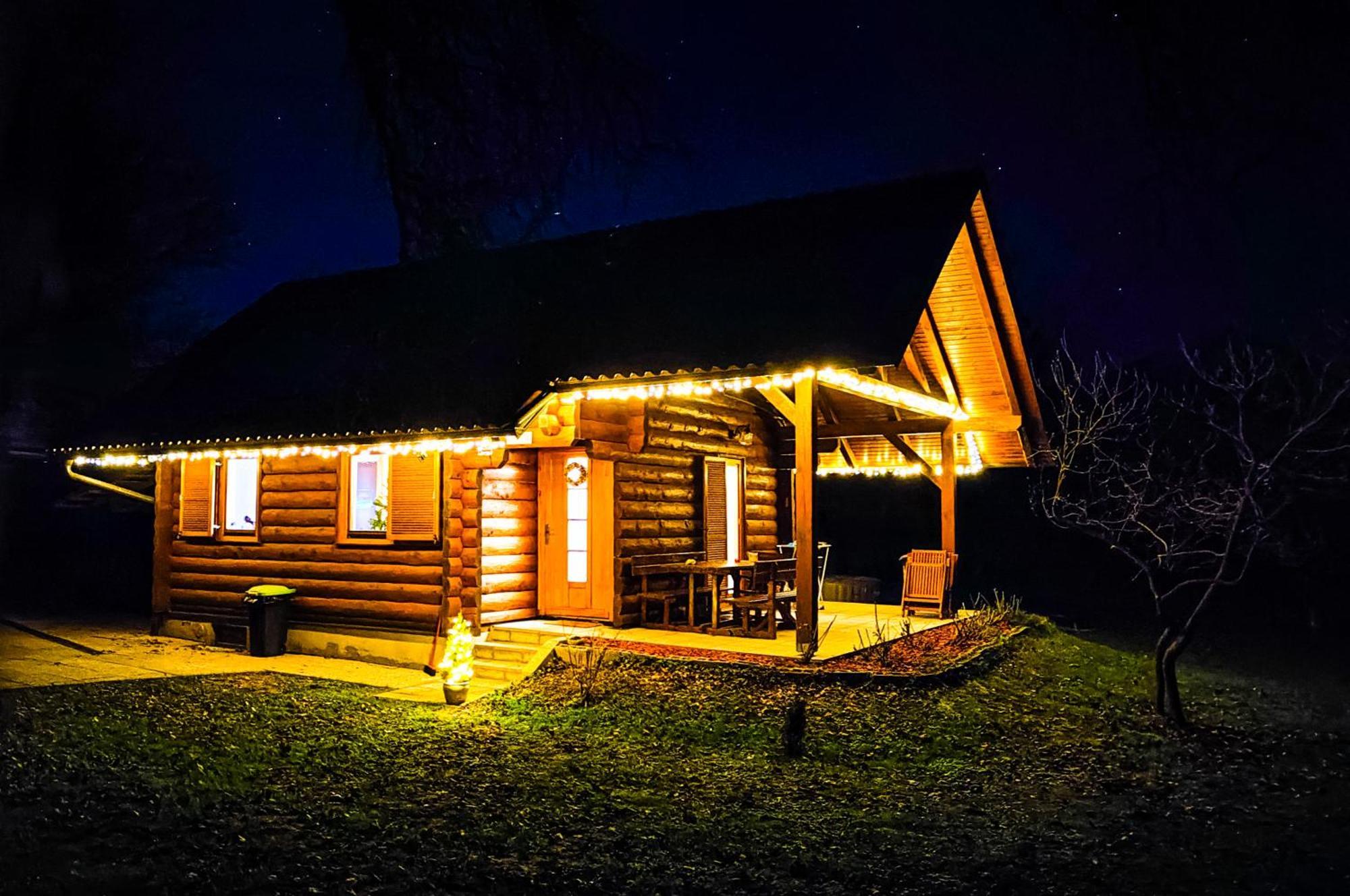 Villa Silent Orchard Naklo Exterior foto