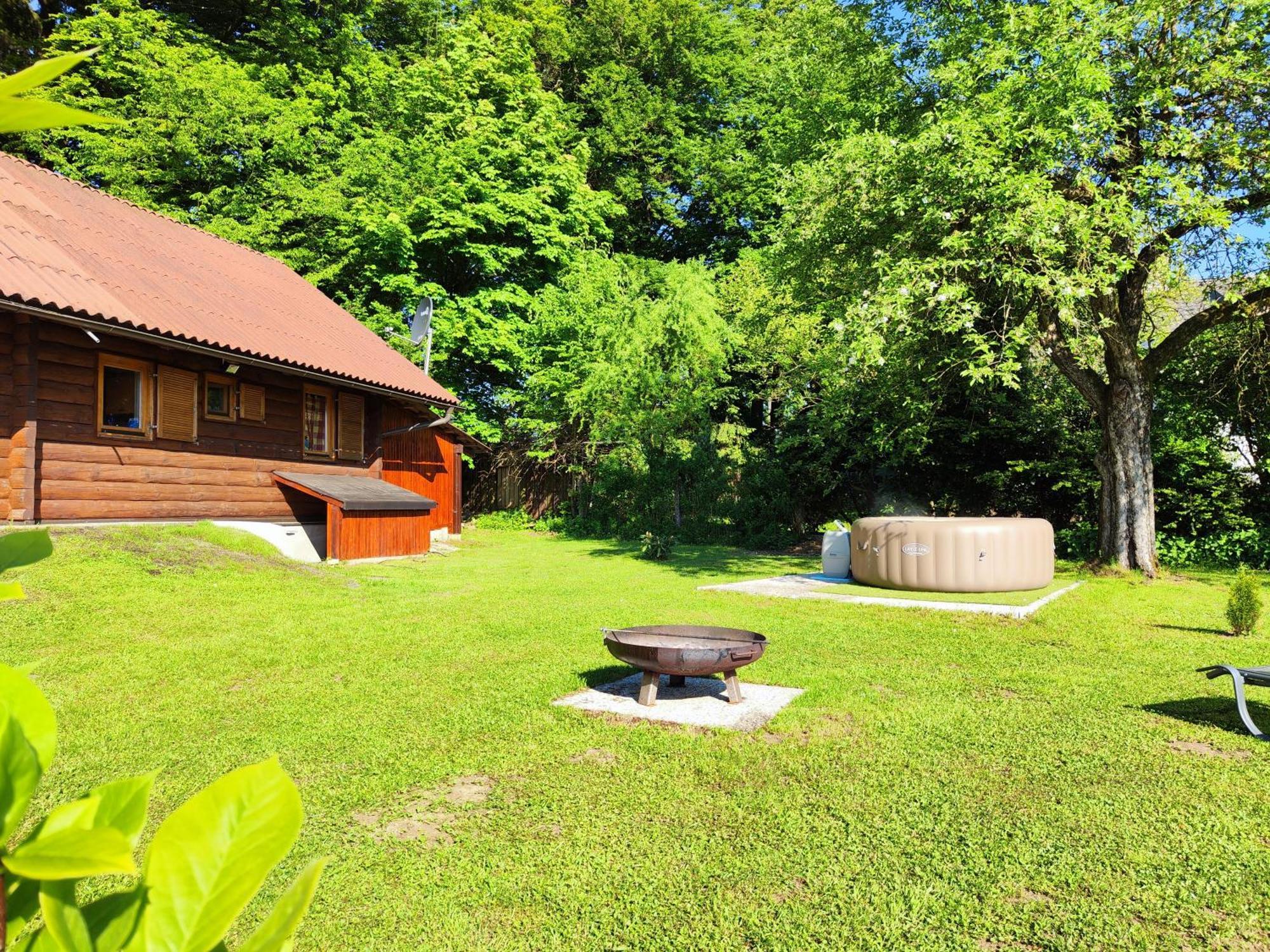Villa Silent Orchard Naklo Exterior foto