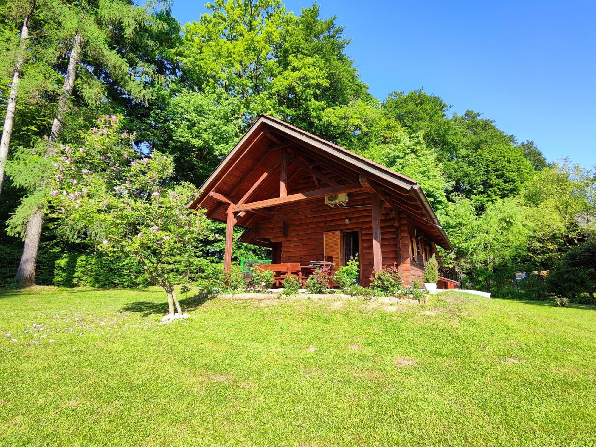 Villa Silent Orchard Naklo Exterior foto